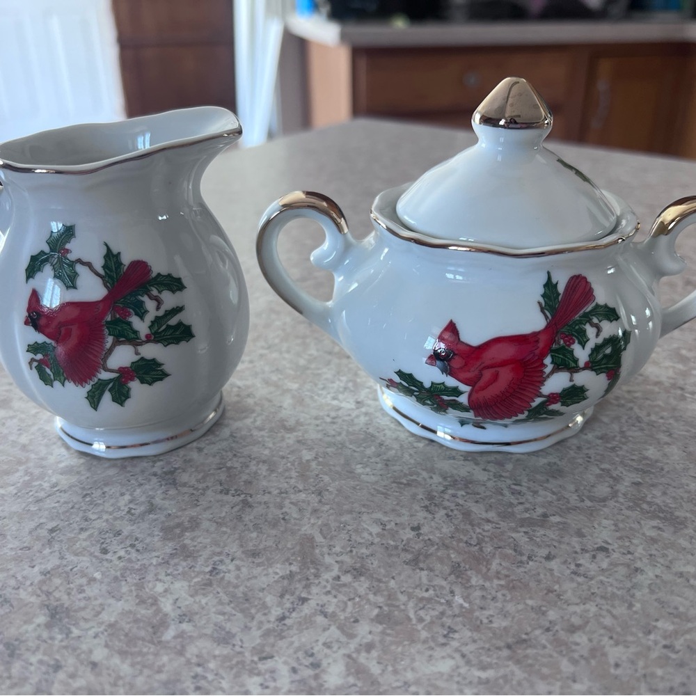 Lefton Cream and Sugar Set with Red Cardinals and Gold Trim